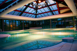 Piscine baln&eacute;o